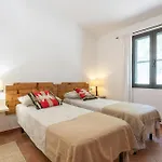2 Bedroom In * אורוסיי